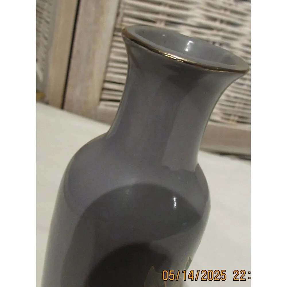 Vintage Japanese bud vase Painted orange Irises gold guild green leave no damage